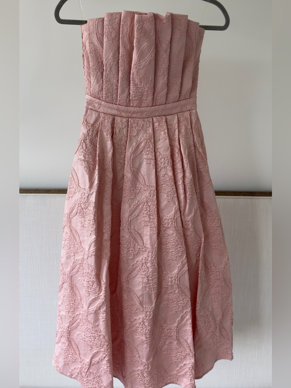 NWT Strapless Textured Pink Formal Dress